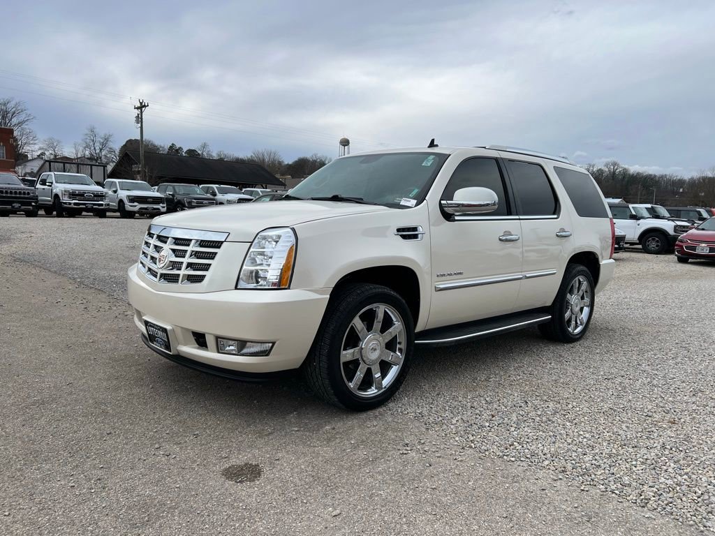 Used 2010 Cadillac Escalade Luxury image 4