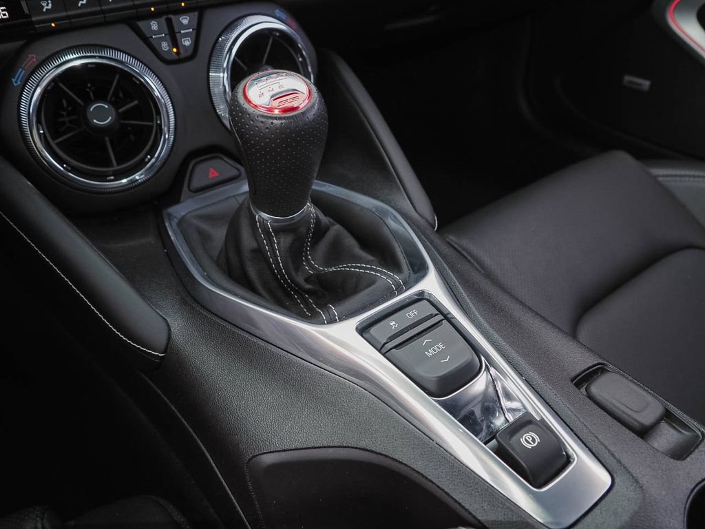 Used 2016 Chevrolet Camaro SS RWD image 14