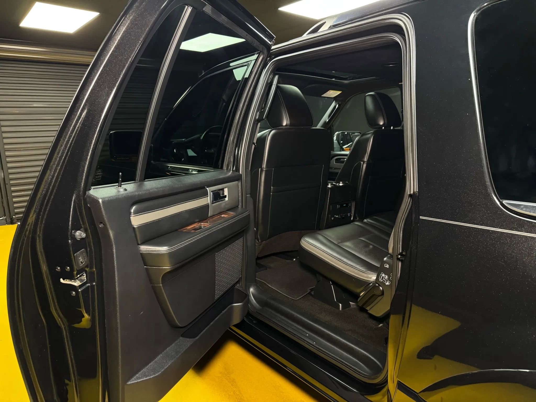 Used 2015 Ford Expedition EL Platinum image 20