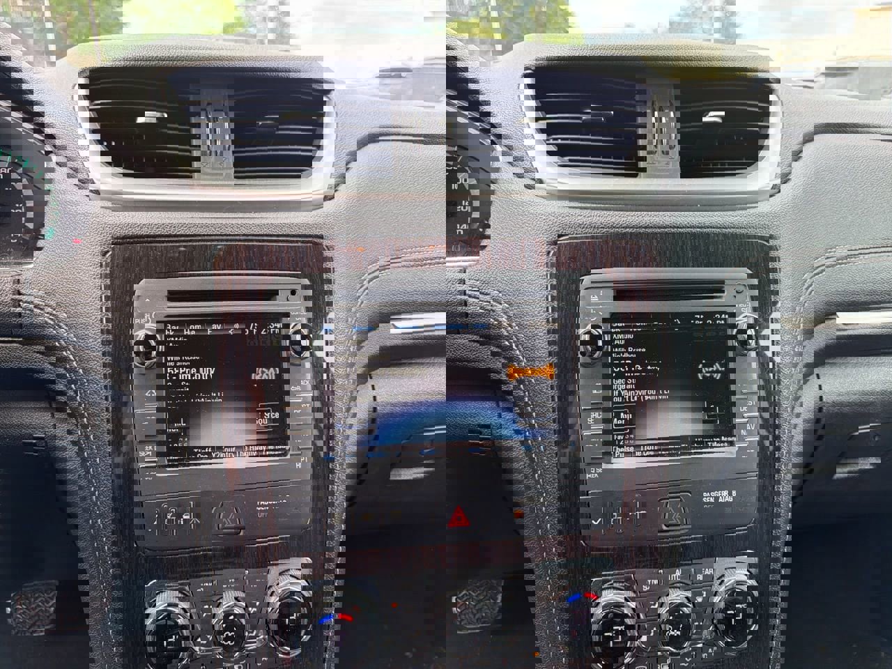 Used 2017 Chevrolet Traverse LT FWD image 7