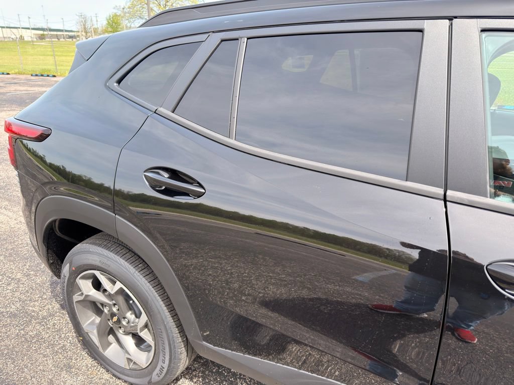 New 2026 Chevrolet Trax LT FWD image 3