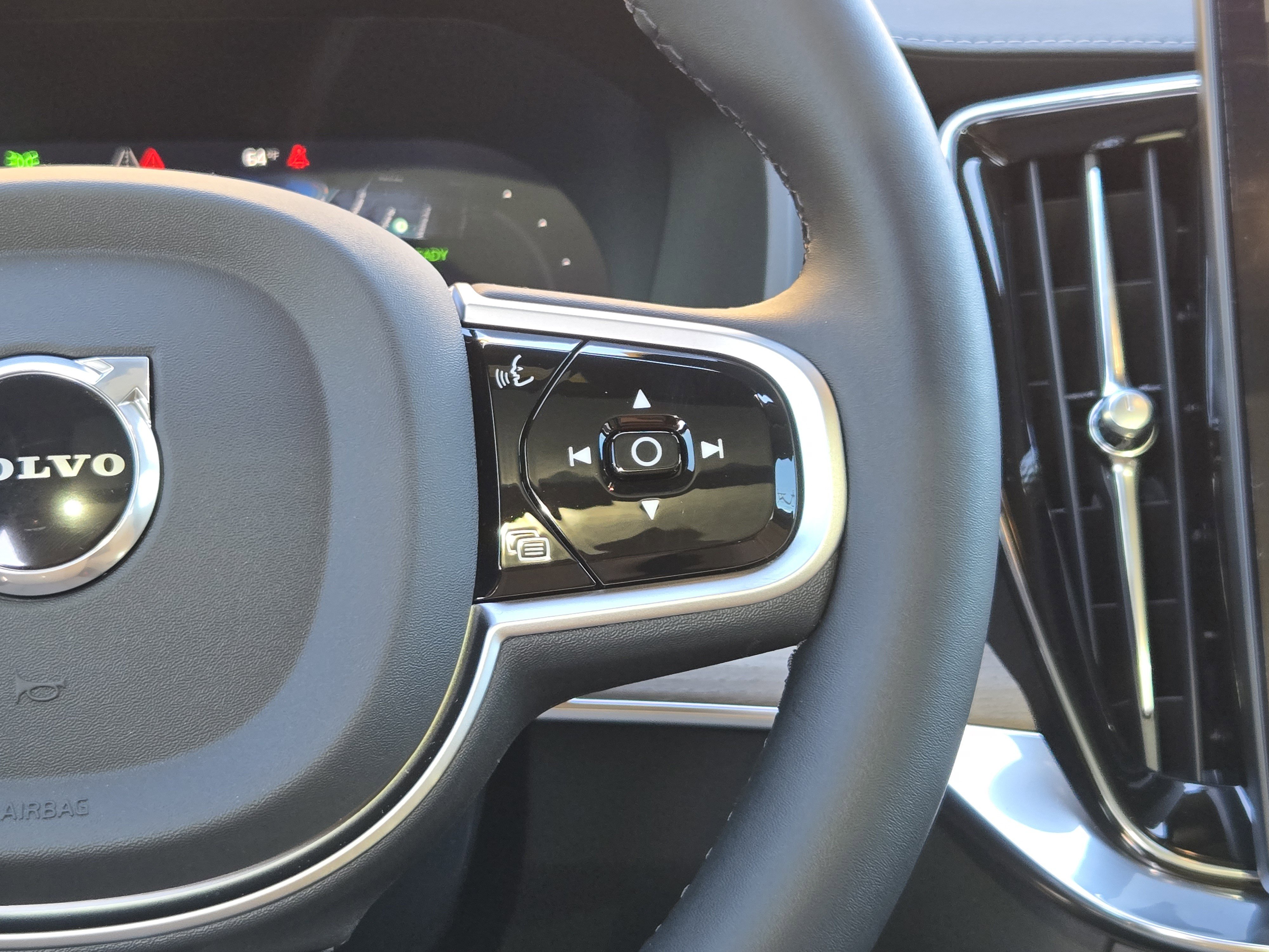 New 2026 Volvo XC90 T8 Plus image 32