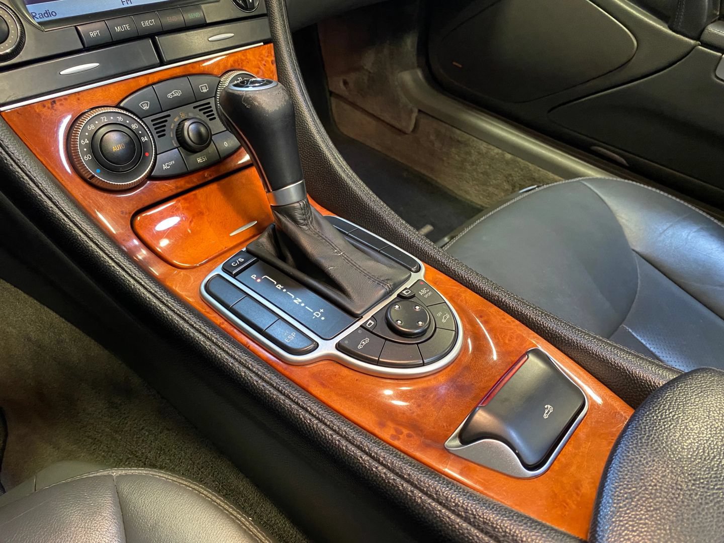 Used 2005 Mercedes-Benz SL 500 image 19