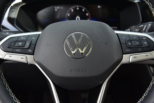 Certified 2024 Volkswagen Taos SE w/ Panoramic Sunroof Package image 19