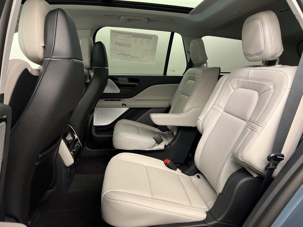Used 2025 Lincoln Aviator Reserve w/ Equipment Group 201A image 31