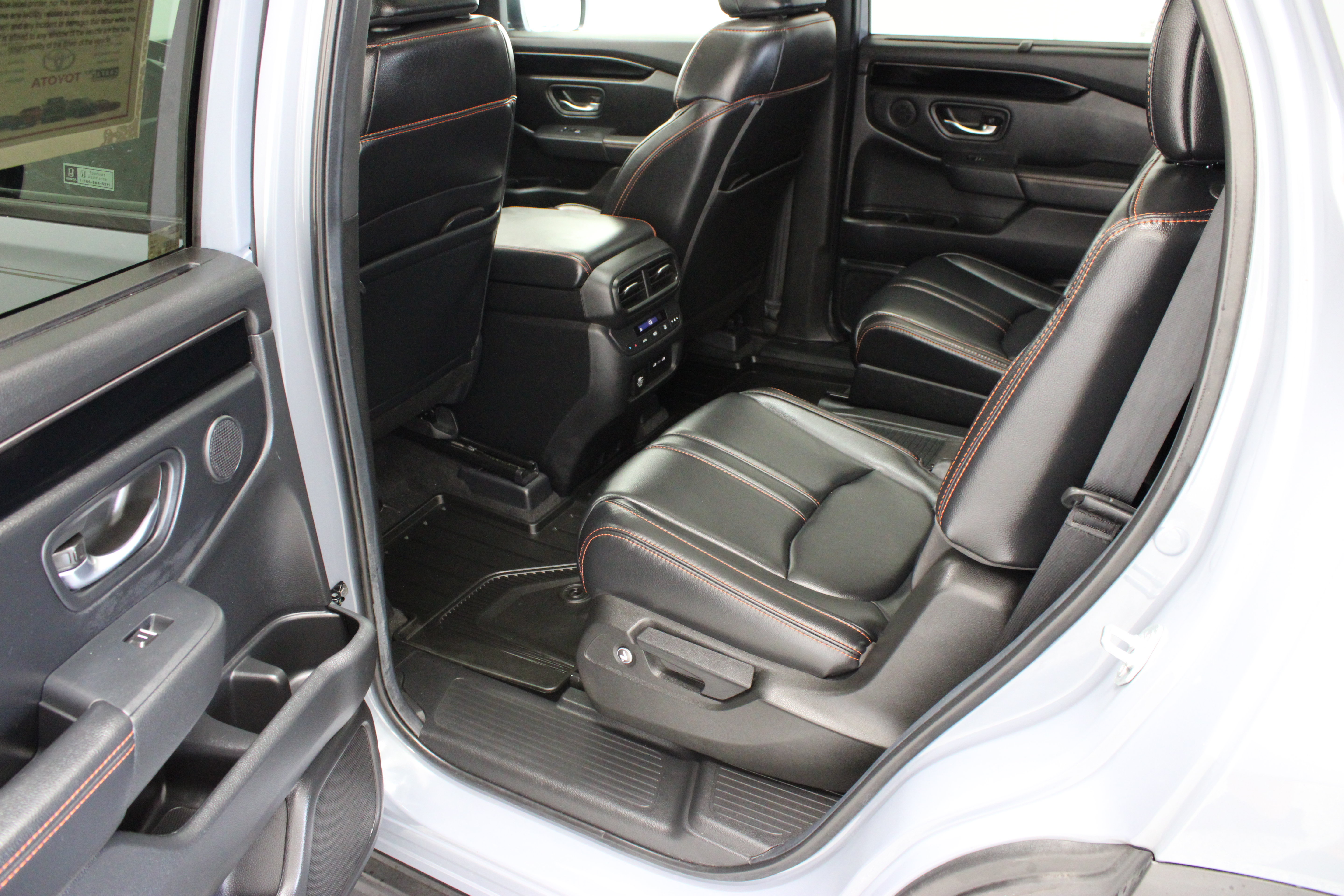 Used 2025 Honda Pilot TrailSport image 29