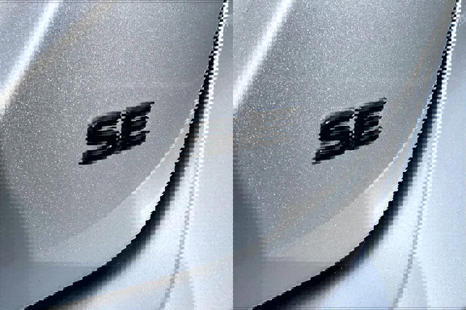 Certified 2021 Toyota Camry SE image 10