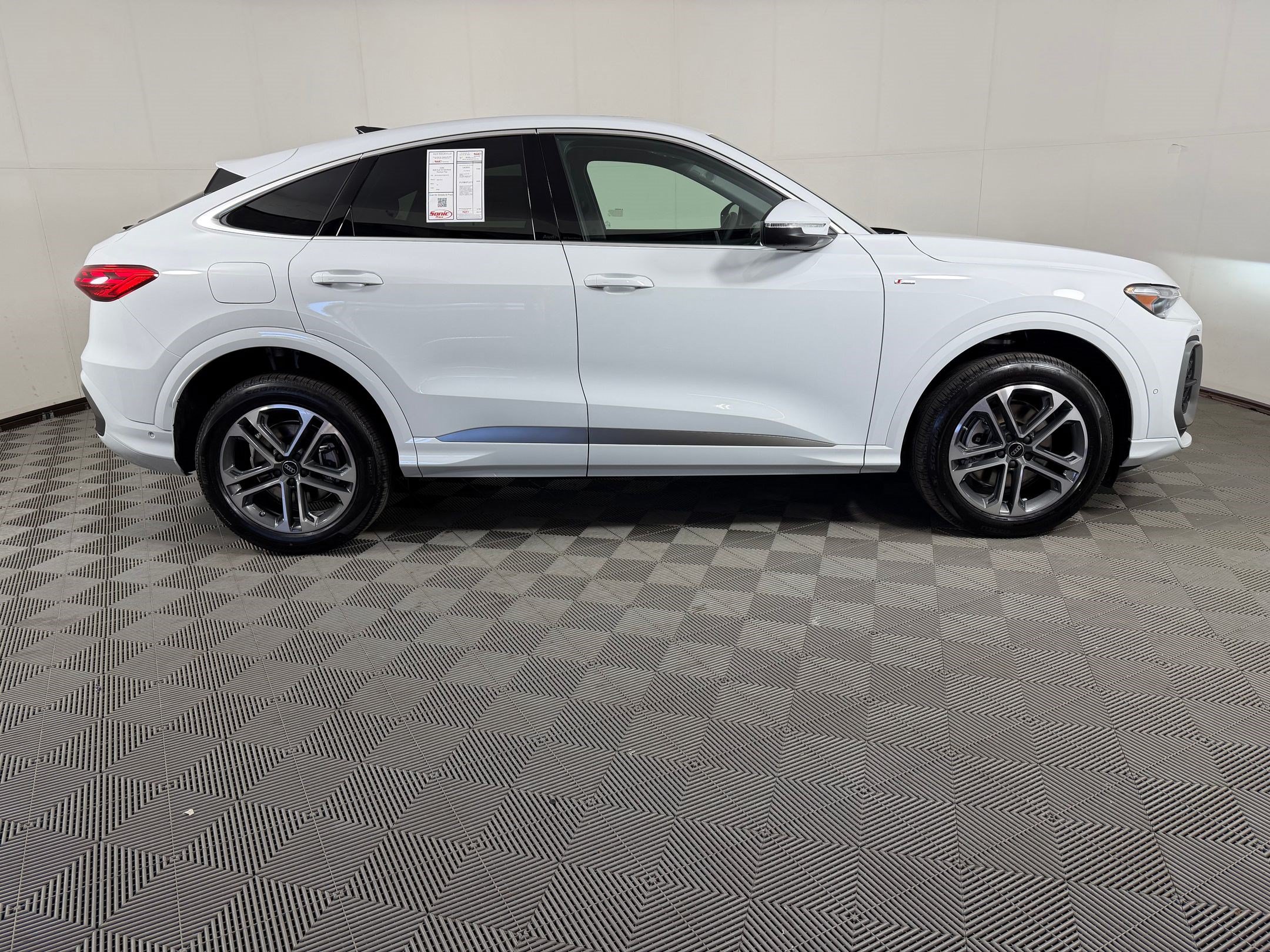 New 2026 Audi Q5 Premium Plus AWD/4WD image 8