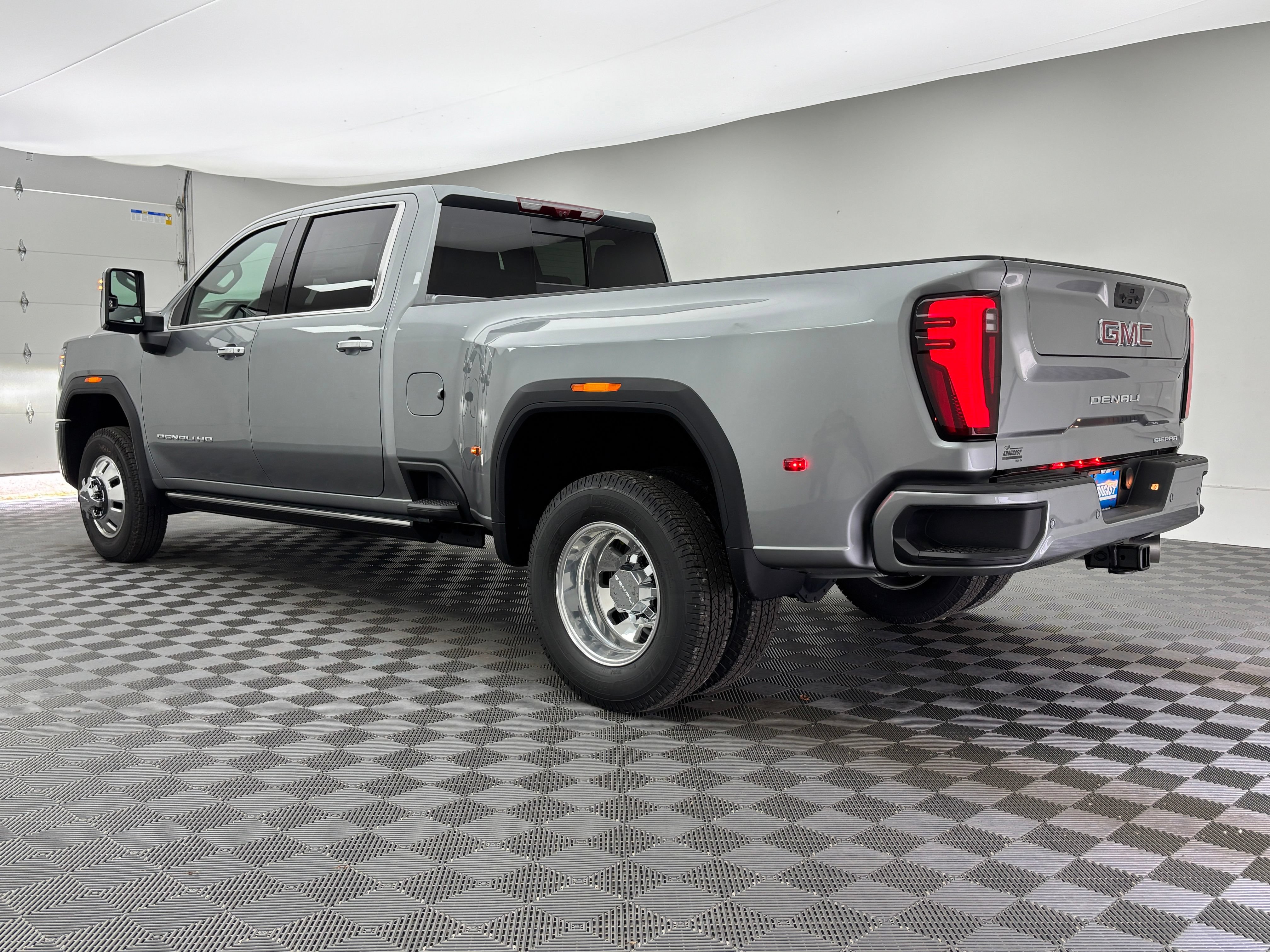 New 2026 GMC Sierra 3500 Denali w/ Denali Reserve Package AWD/4WD image 14