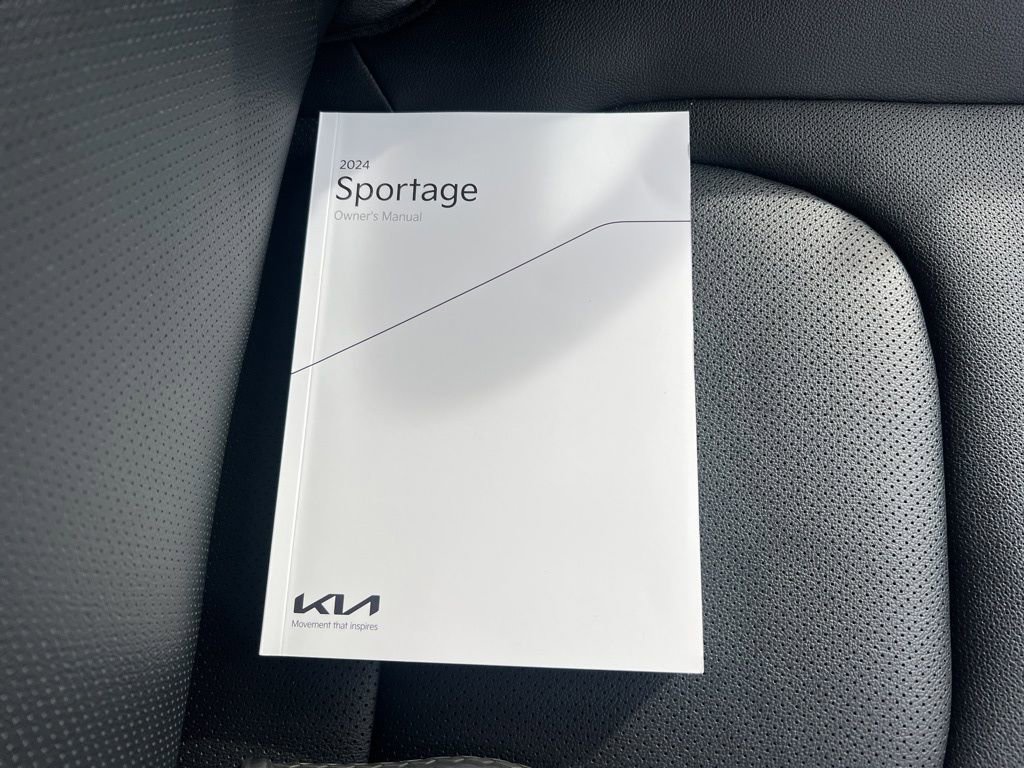 Certified 2024 Kia Sportage EX image 25