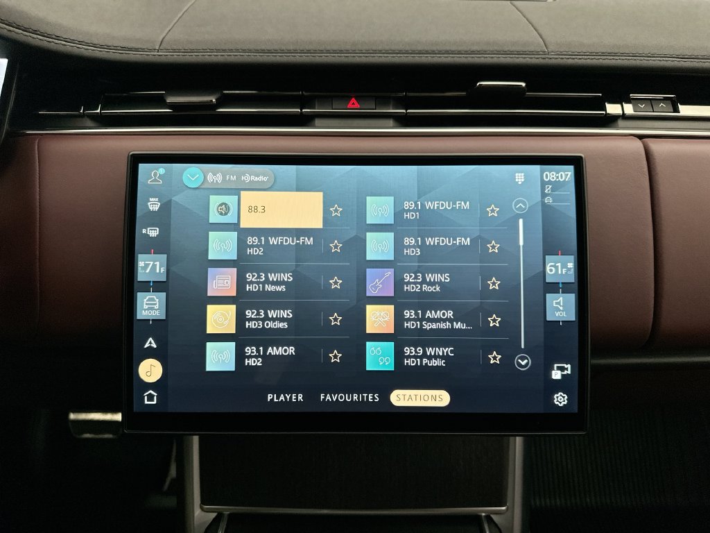 Certified 2025 Land Rover Range Rover SE AWD/4WD image 27