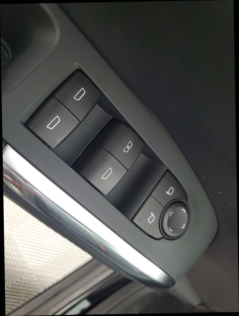New 2026 Chevrolet Traverse LT w/ Midnight/Sport Edition FWD image 29