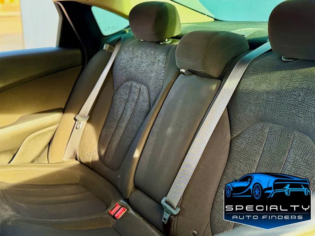 Used 2015 Chrysler 200 Limited w/ Convenience Group FWD image 17