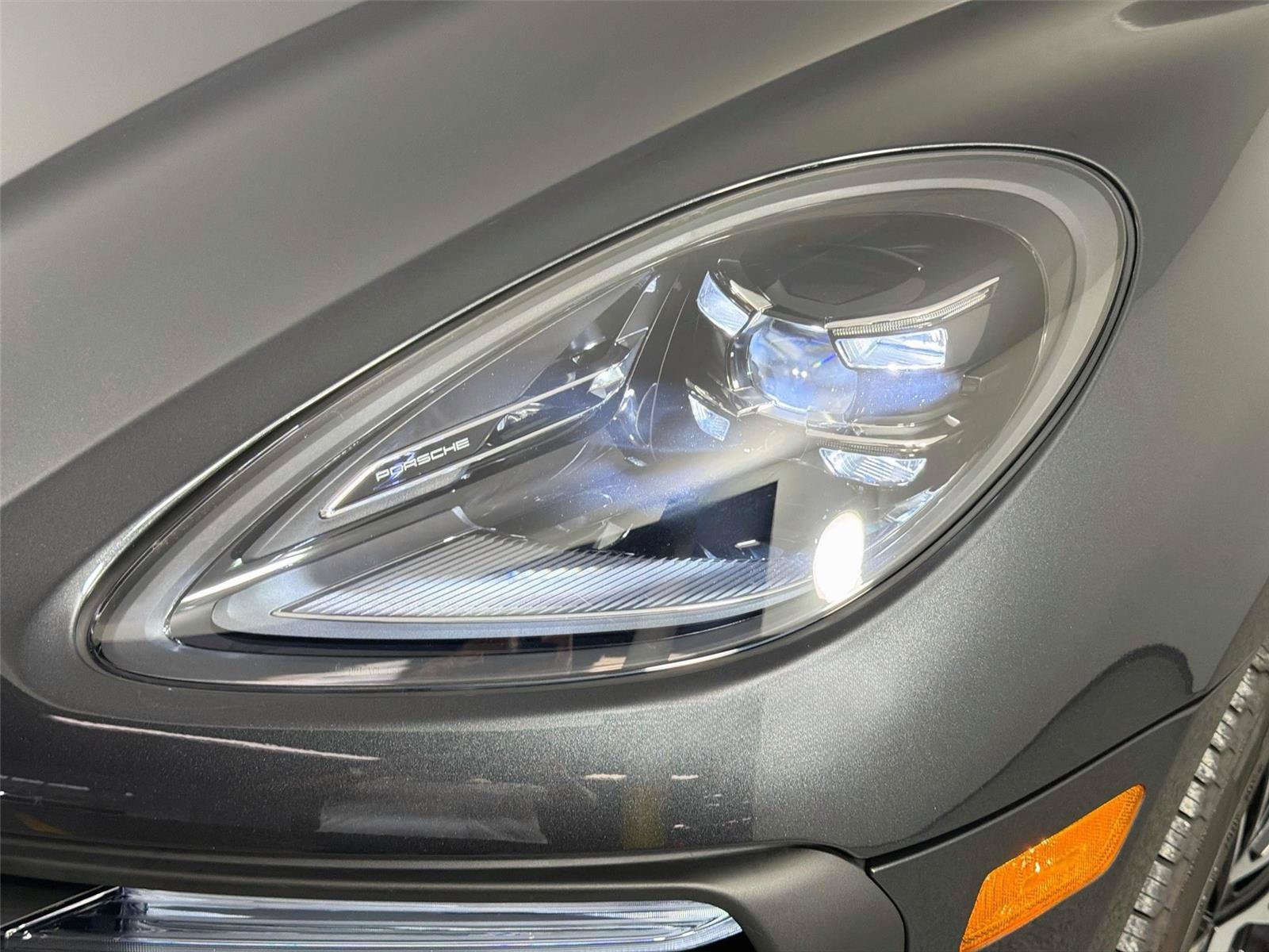Certified 2026 Porsche Macan Turbo AWD/4WD image 15