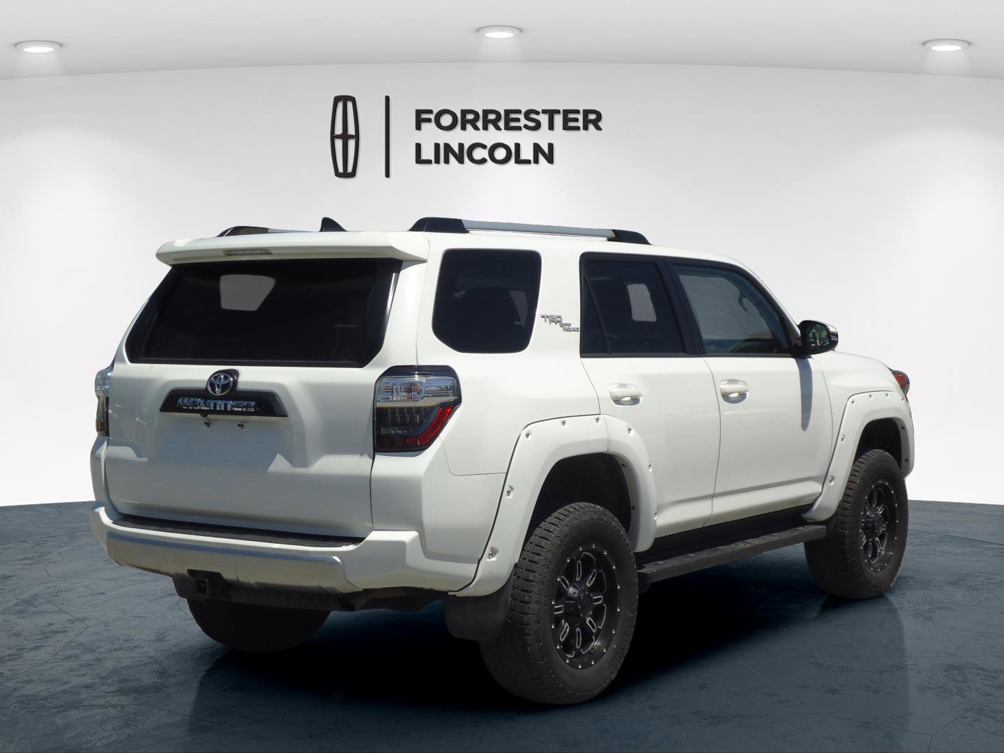 Used 2018 Toyota 4Runner TRD Off-Road Premium AWD/4WD image 3