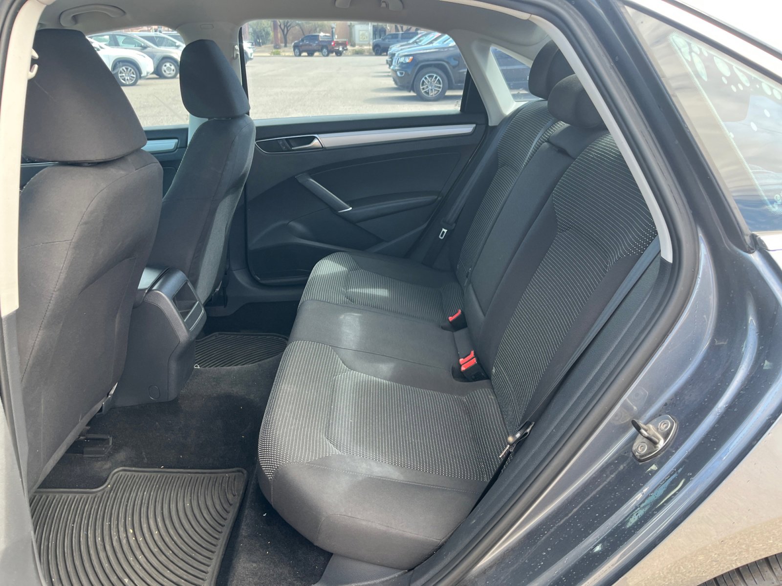 Used 2017 Volkswagen Passat 1.8T S image 17