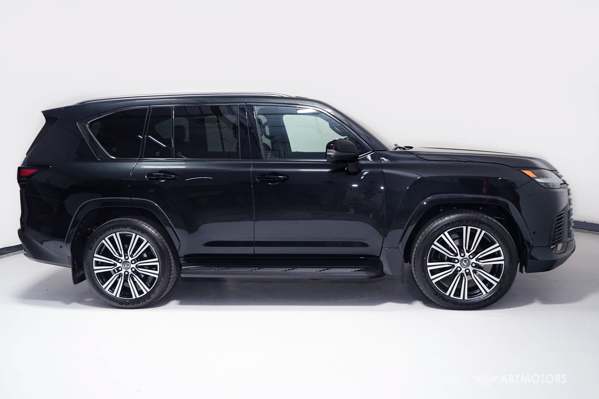 Used 2026 Lexus LX 700h Luxury w/ Appearance Package AWD/4WD image 3