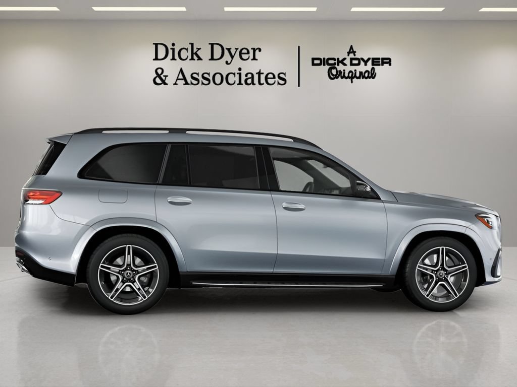 Used 2025 Mercedes-Benz GLS 450 4MATIC image 8