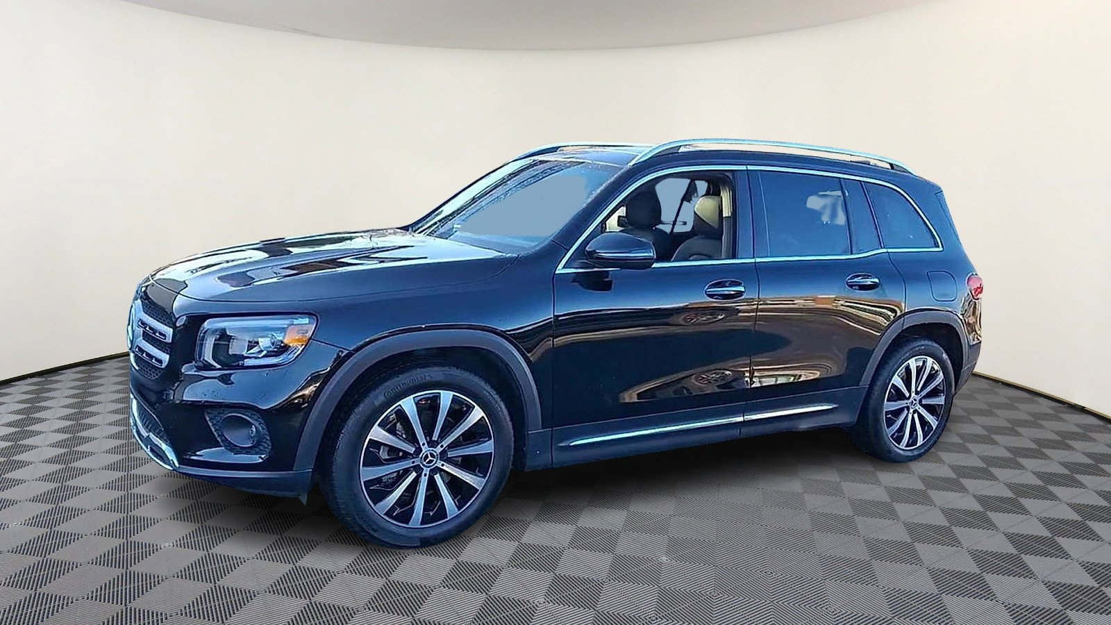 Used 2022 Mercedes-Benz GLB 250 4MATIC image 4