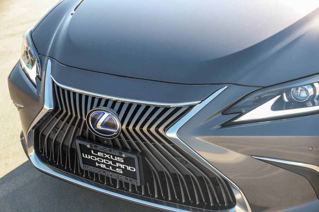 Used 2020 Lexus ES 300h w/ Accessory Package FWD image 9