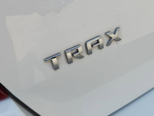 Used 2020 Chevrolet Trax LT w/ LT Convenience Package FWD image 29