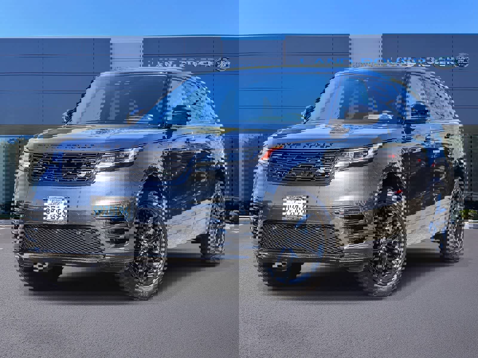 Used 2025 Land Rover Range Rover Velar Dynamic SE AWD/4WD image 1