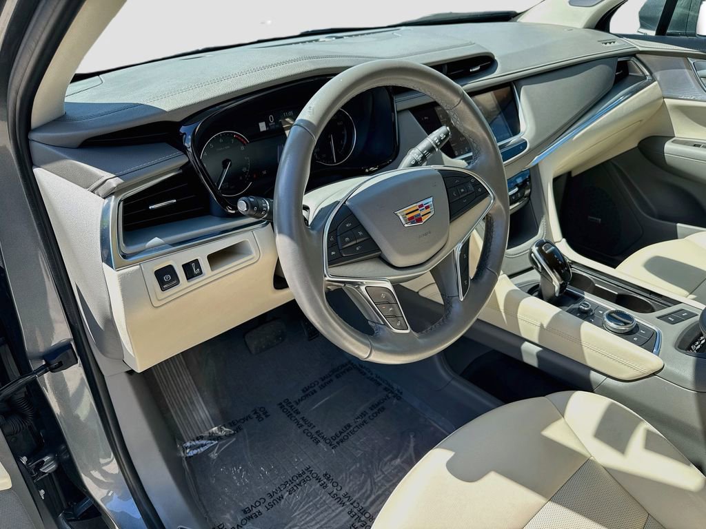 Used 2020 Cadillac XT5 Premium Luxury w/ LPO, Floor Liner Package FWD image 17