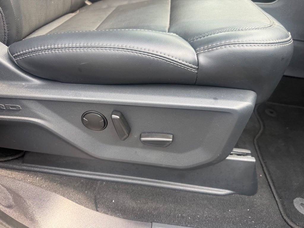 Used 2025 Ford Expedition Platinum AWD/4WD image 70