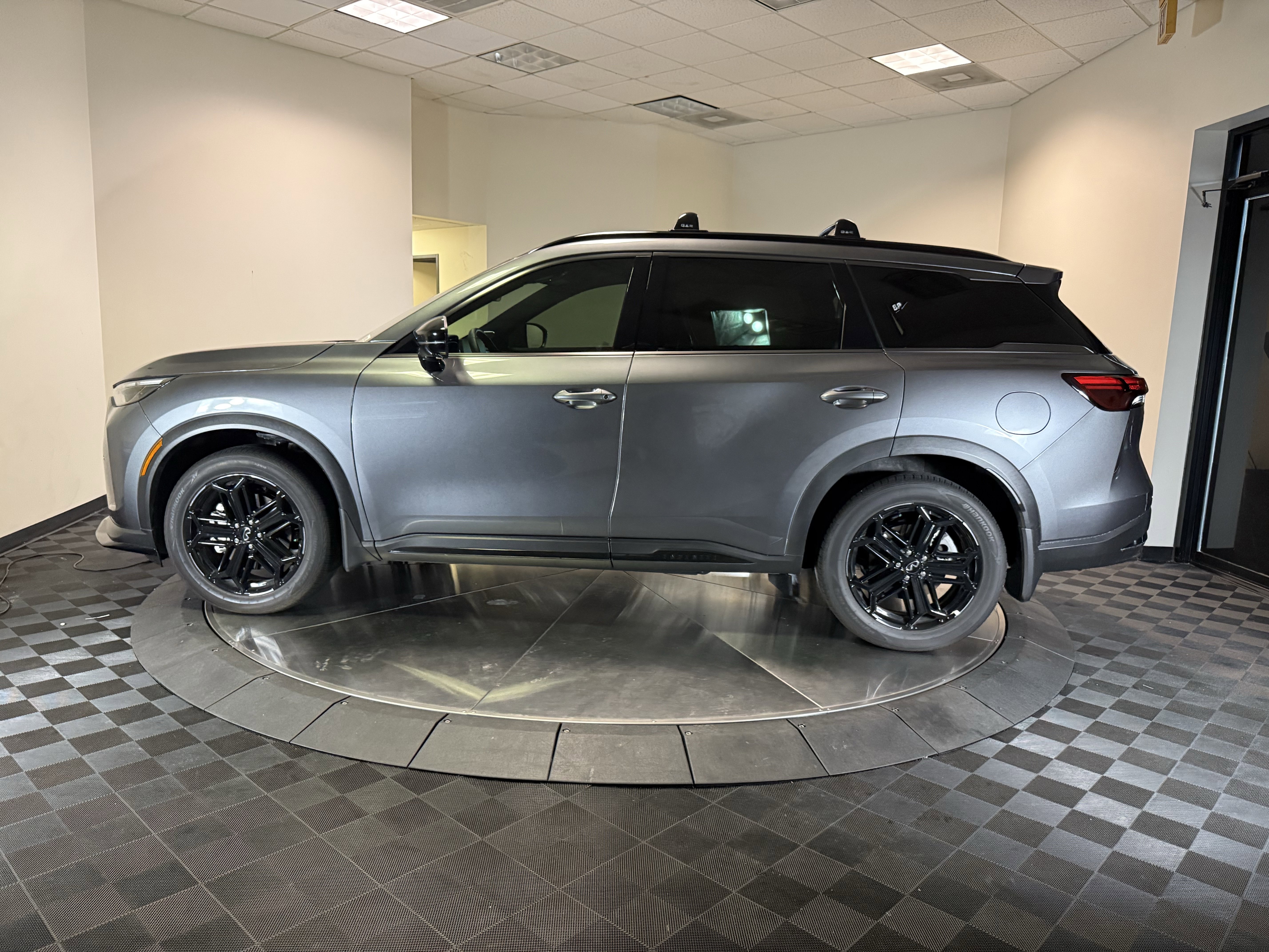 Certified 2026 INFINITI QX60 Sport w/ Dark Cargo Package AWD/4WD image 4