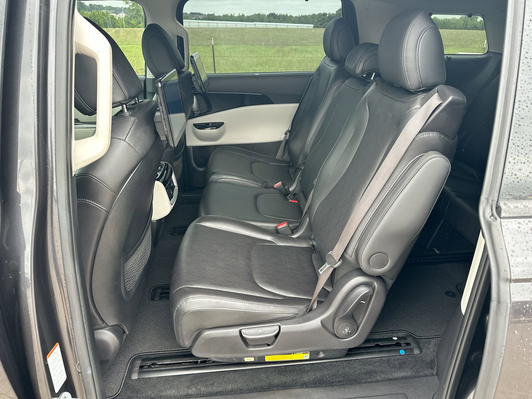 Used 2023 Kia Carnival SX FWD image 23