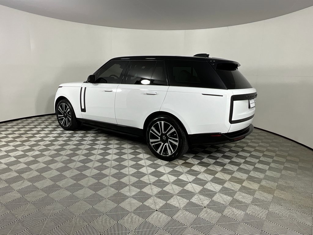 Certified 2023 Land Rover Range Rover SE image 3