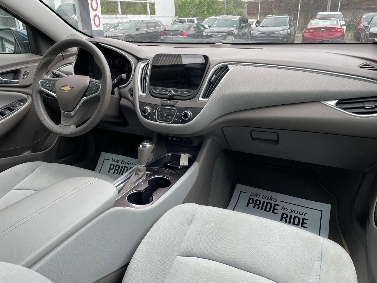 Used 2020 Chevrolet Malibu LT FWD image 31