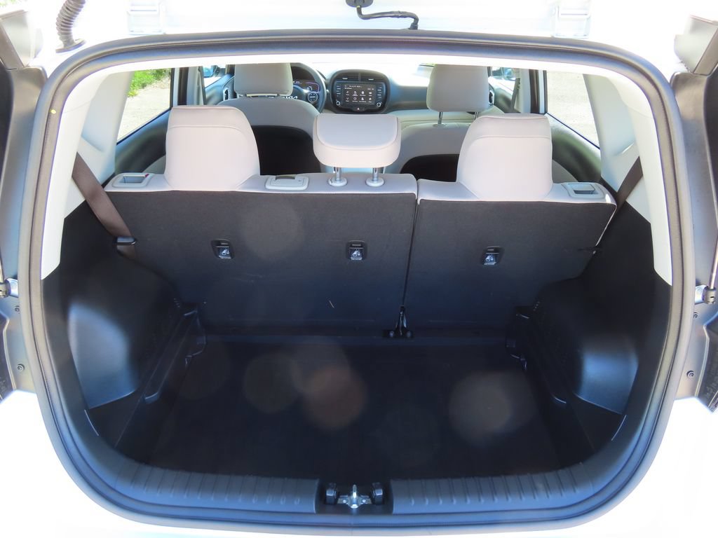 Certified 2025 Kia Soul LX w/ LX Technology Package FWD image 14