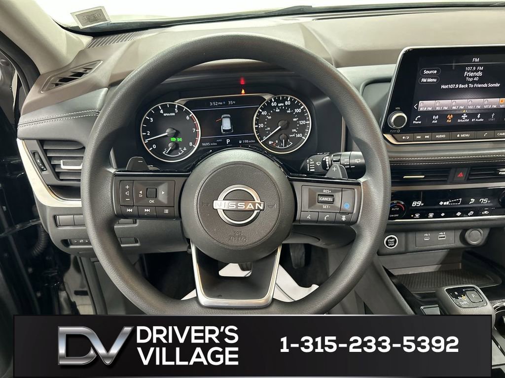 Used 2023 Nissan Rogue SV AWD/4WD image 4