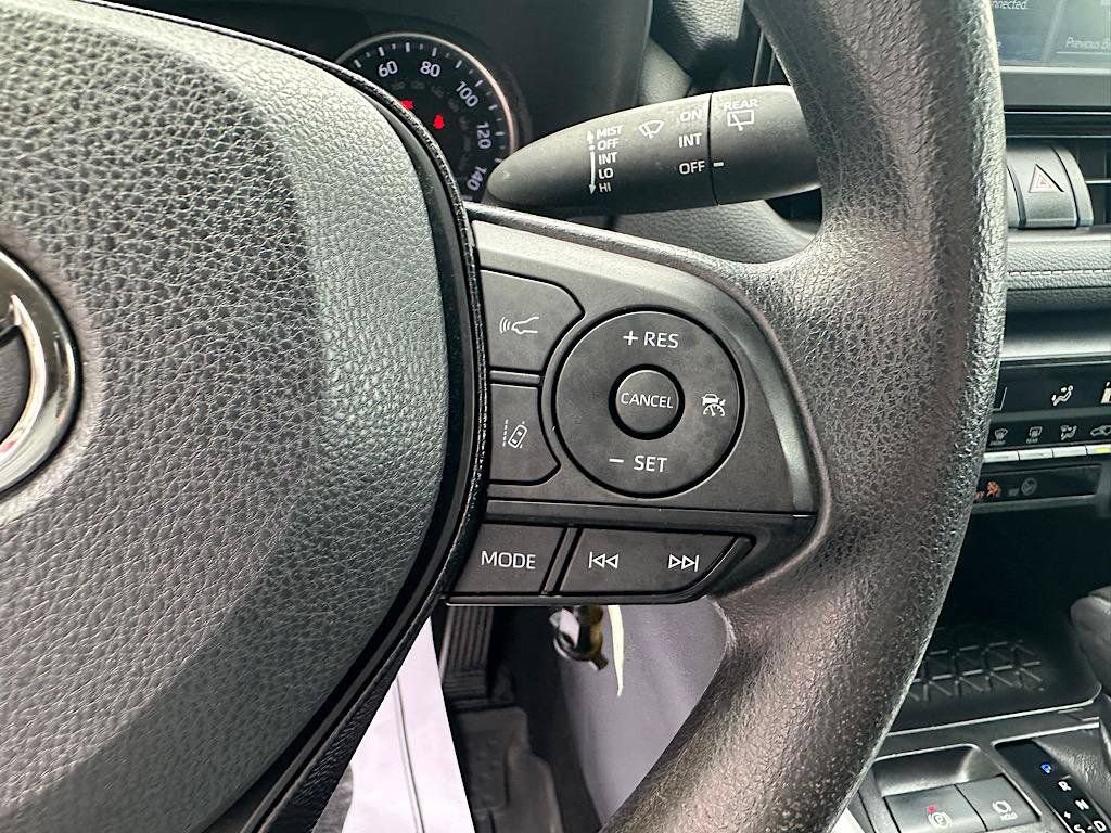 Certified 2021 Toyota RAV4 LE w/ Carpet Mat Package (TMS) AWD/4WD image 22