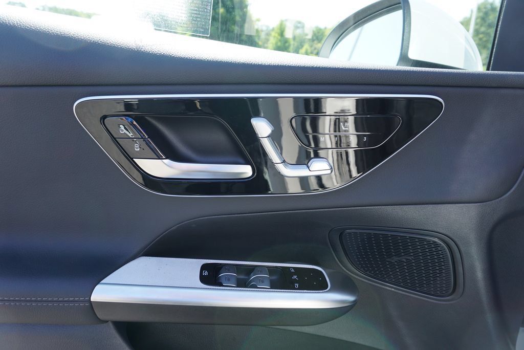 Certified 2025 Mercedes-Benz GLC 300 image 10
