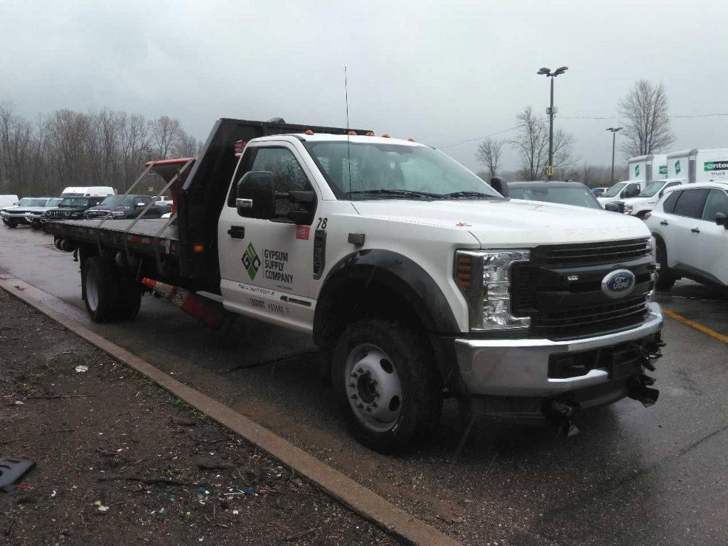 Used 2019 Ford F550 4x4 Regular Cab Super Duty image 3