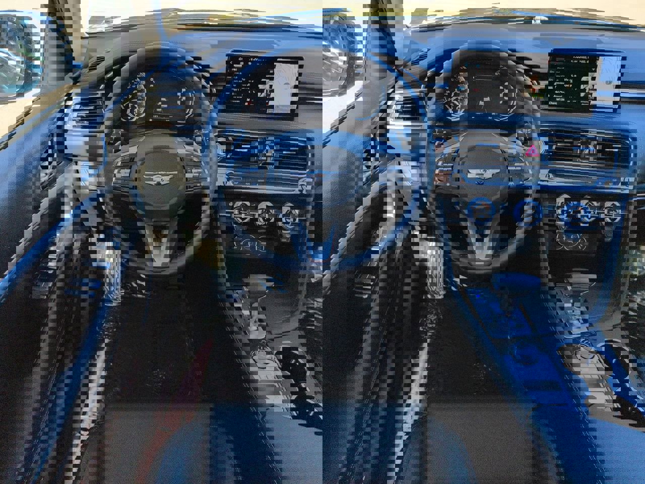 Used 2023 Genesis G70 2.0T image 15