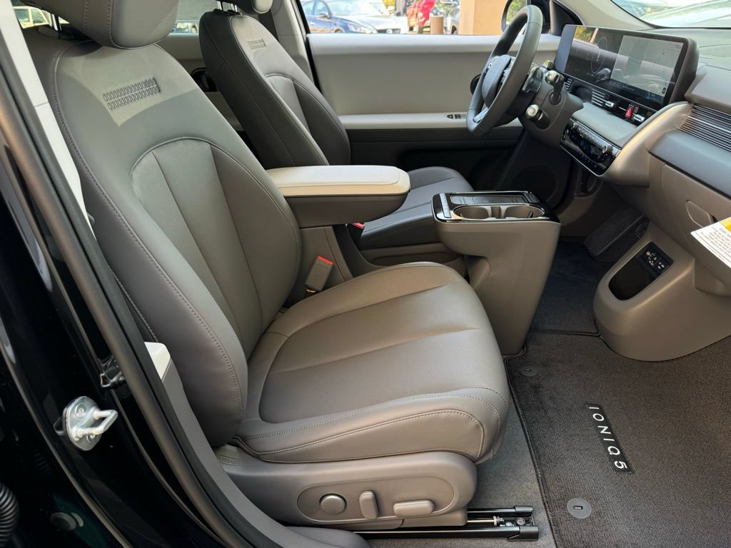 New 2025 Hyundai Ioniq 5 SEL RWD image 24