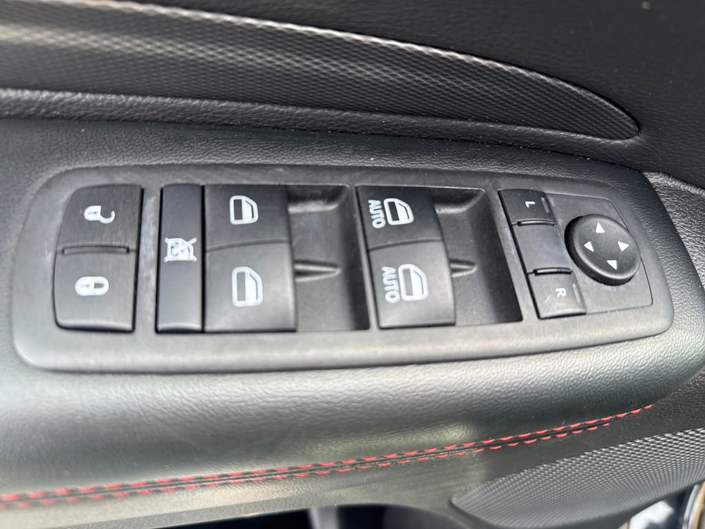 Used 2025 Dodge Durango GT RWD image 13