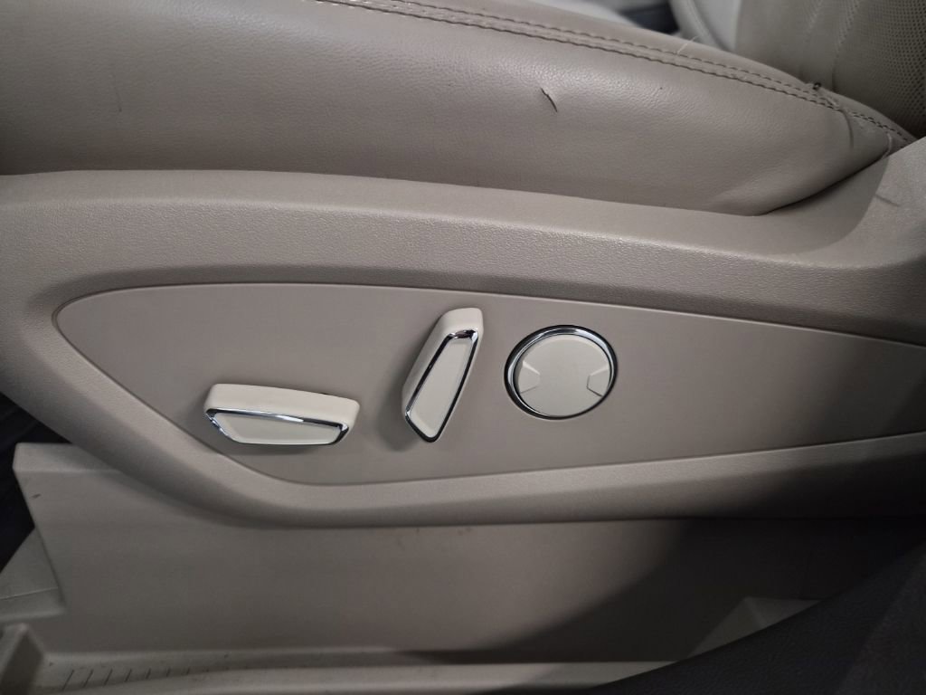 Used 2022 Lincoln Nautilus Reserve w/ Equipment Group 201A image 13