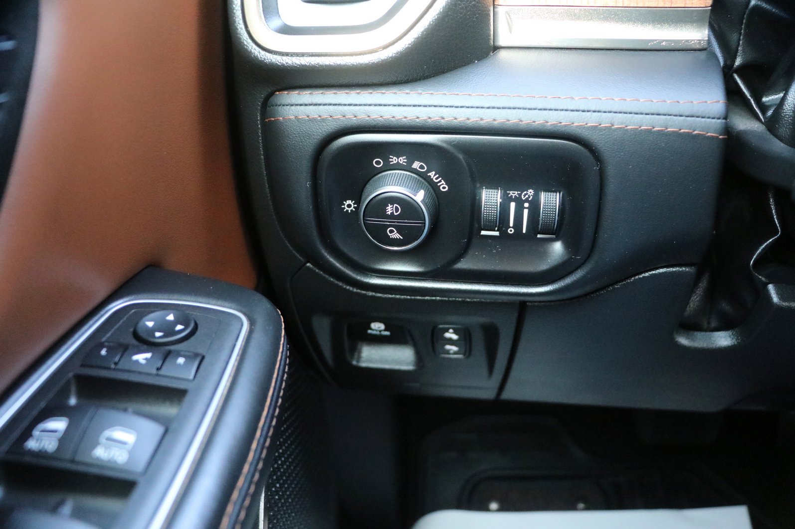 Used 2023 RAM 1500 Limited w/ Body Color Bumper Group image 12