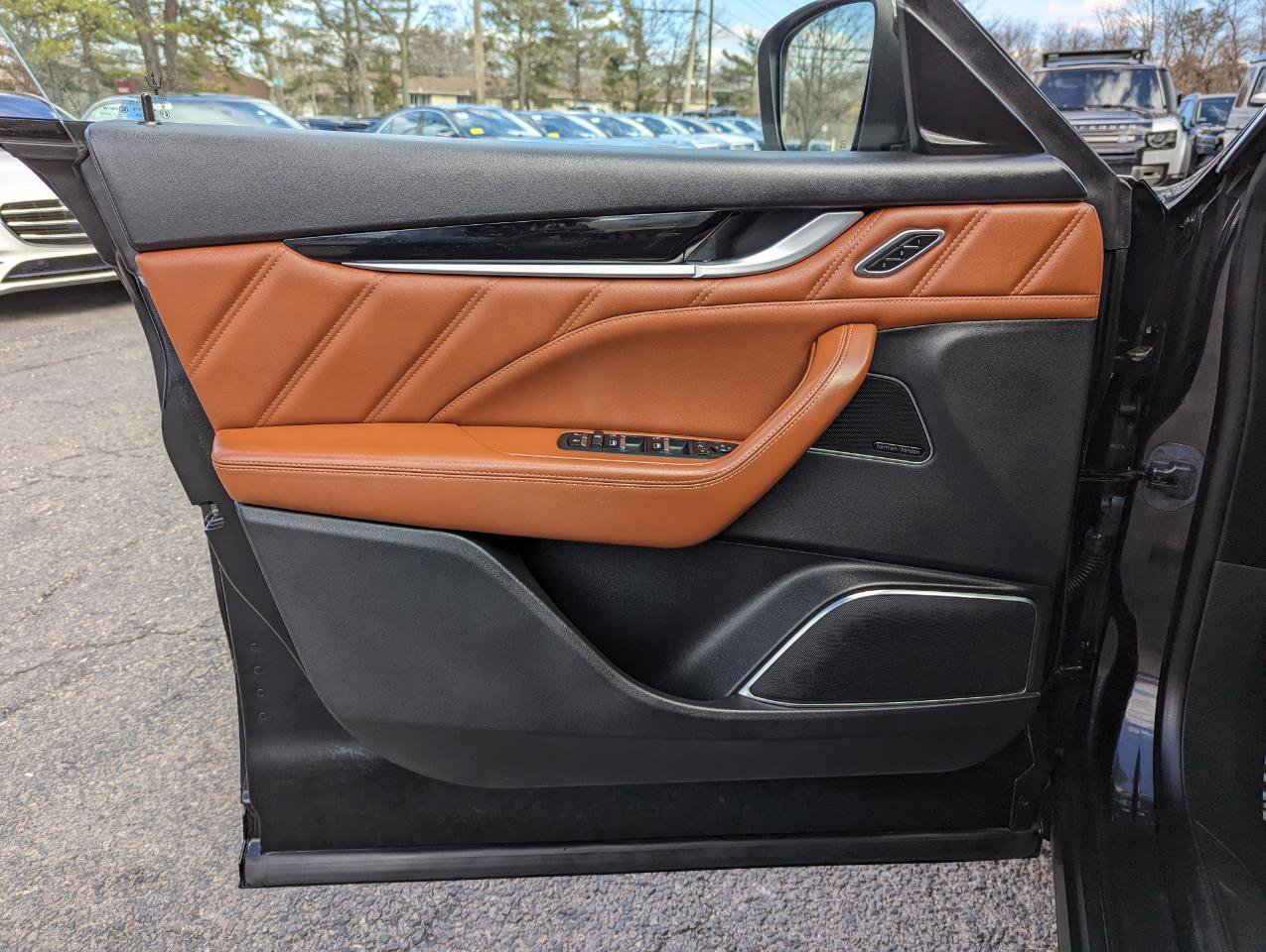 Used 2022 Maserati Levante Modena image 11