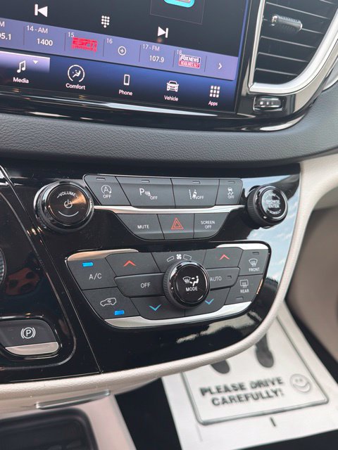 Used 2023 Chrysler Pacifica Touring-L FWD image 24