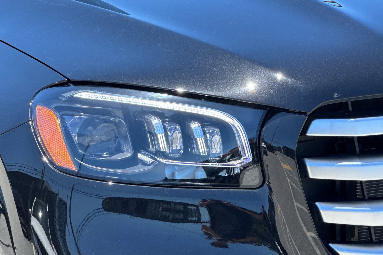 New 2026 Mercedes-Benz GLS 580 4MATIC image 3