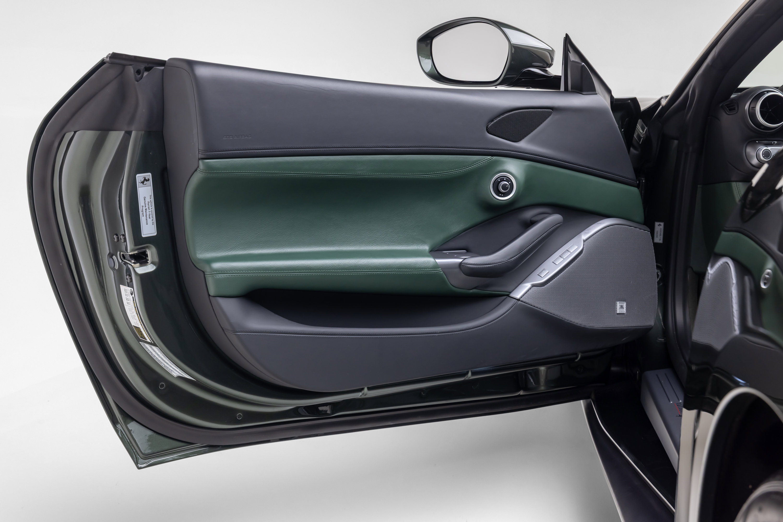 Certified 2019 Ferrari Portofino RWD image 63