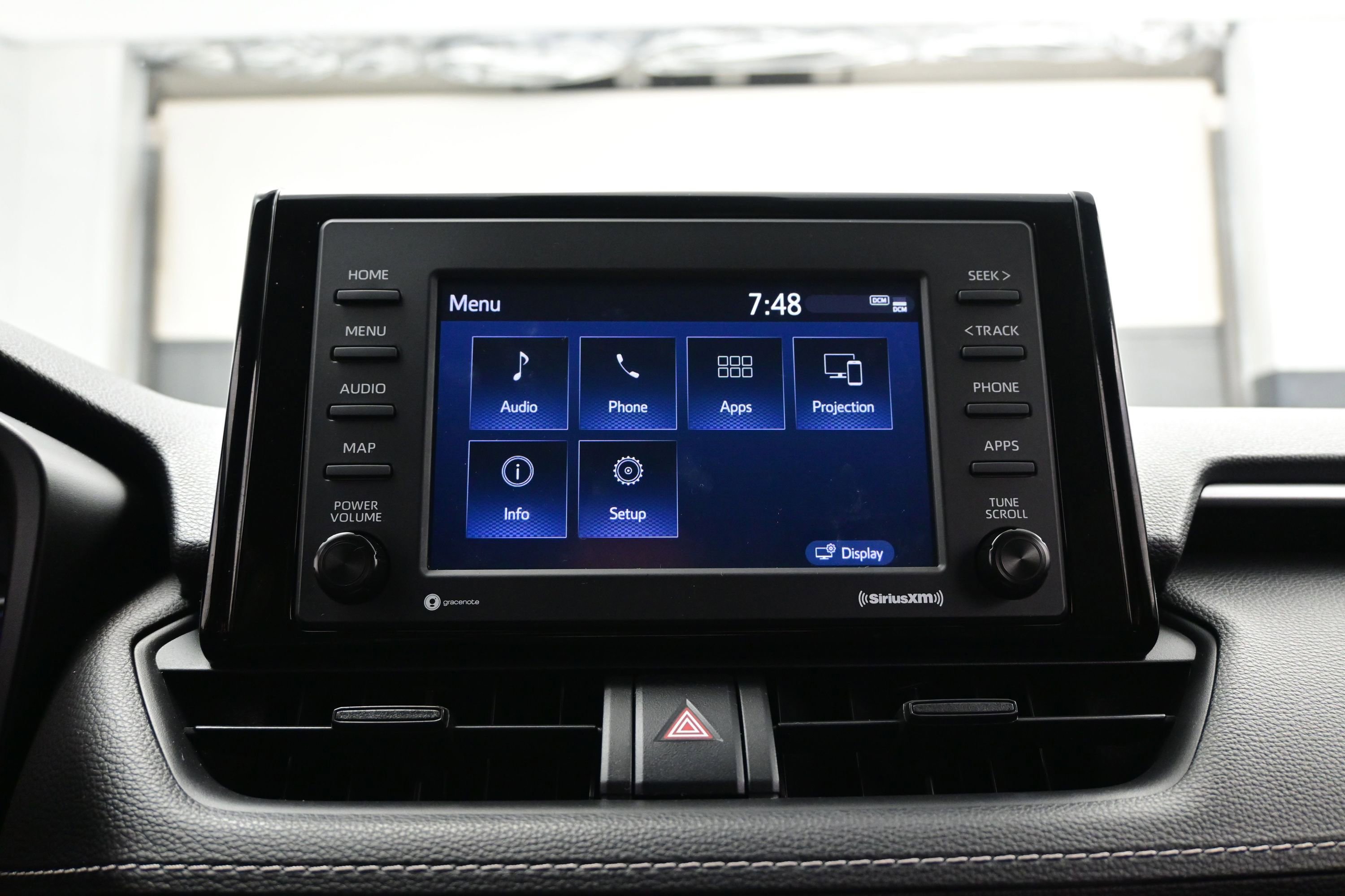 Used 2021 Toyota RAV4 LE AWD/4WD image 18