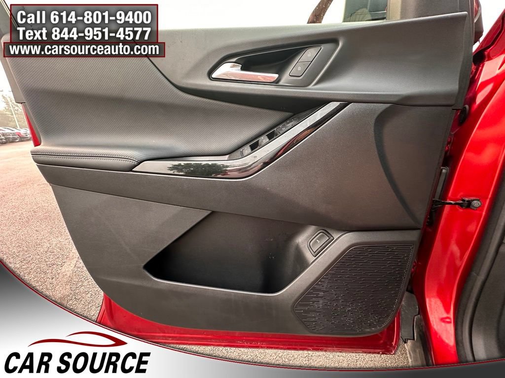 Used 2025 Chevrolet Equinox LT w/ Convenience Package II FWD image 19