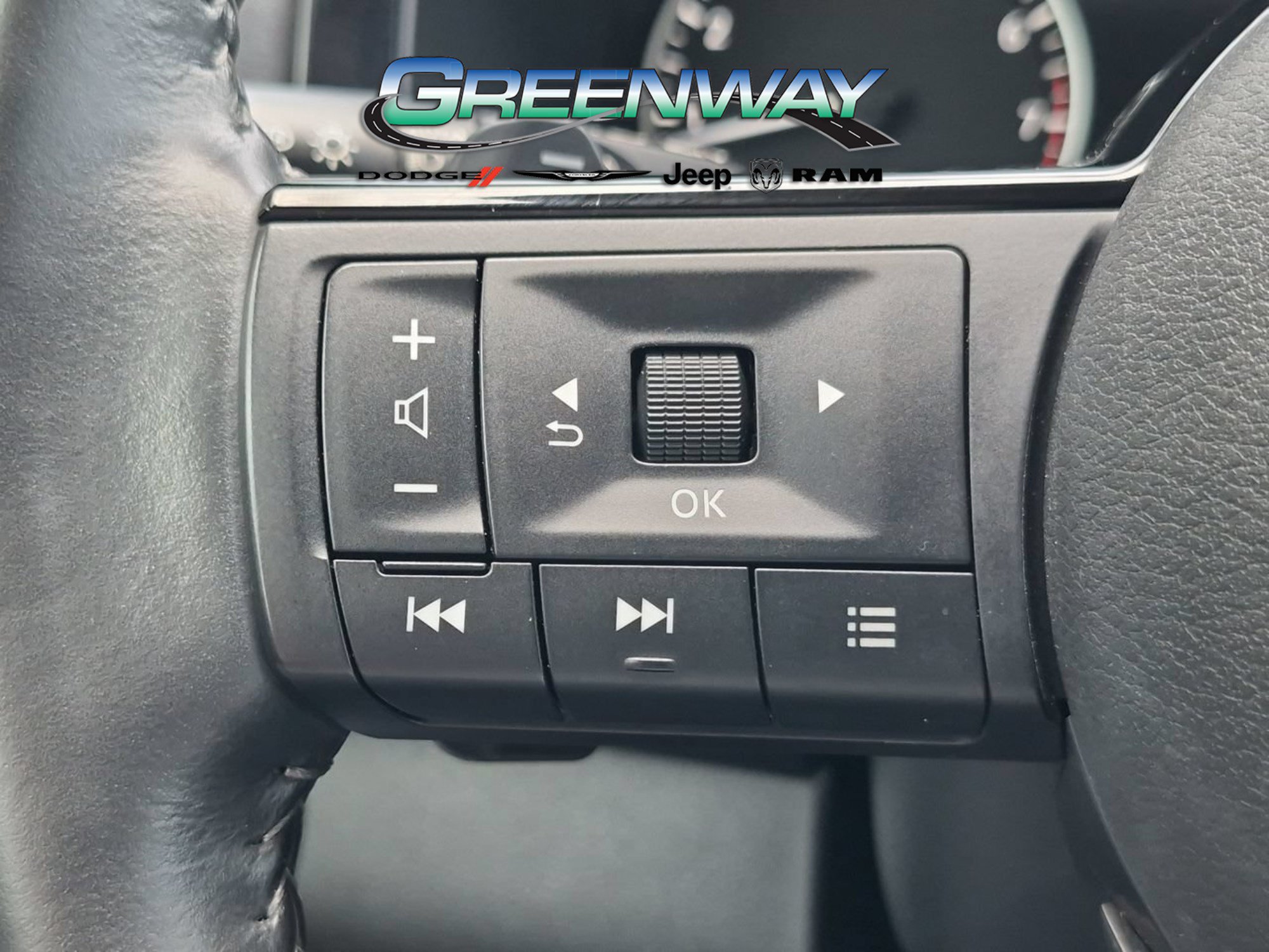 Used 2022 Nissan Pathfinder SL w/ SL Premium Package FWD image 24