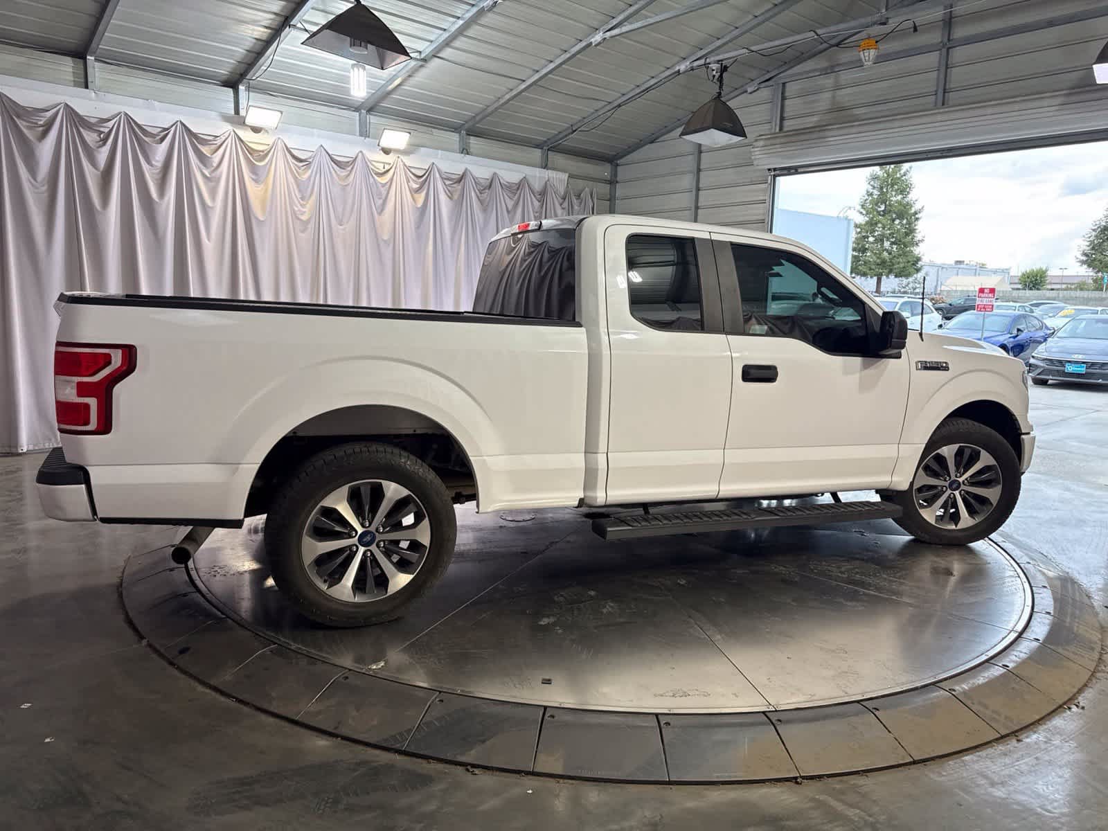 Used 2018 Ford F150 XL w/ Equipment Group 101A Mid RWD image 3
